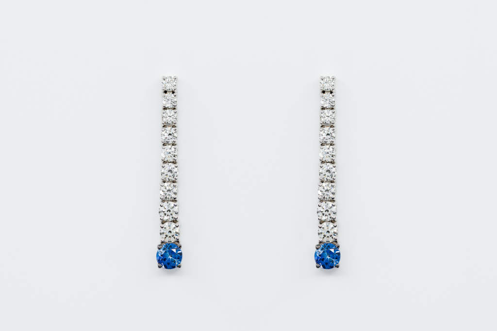 Crivelli orecchini medi diamanti con zaffiro | Gioielleria Casavola Noci | Idea regalo donne | compleanno importante