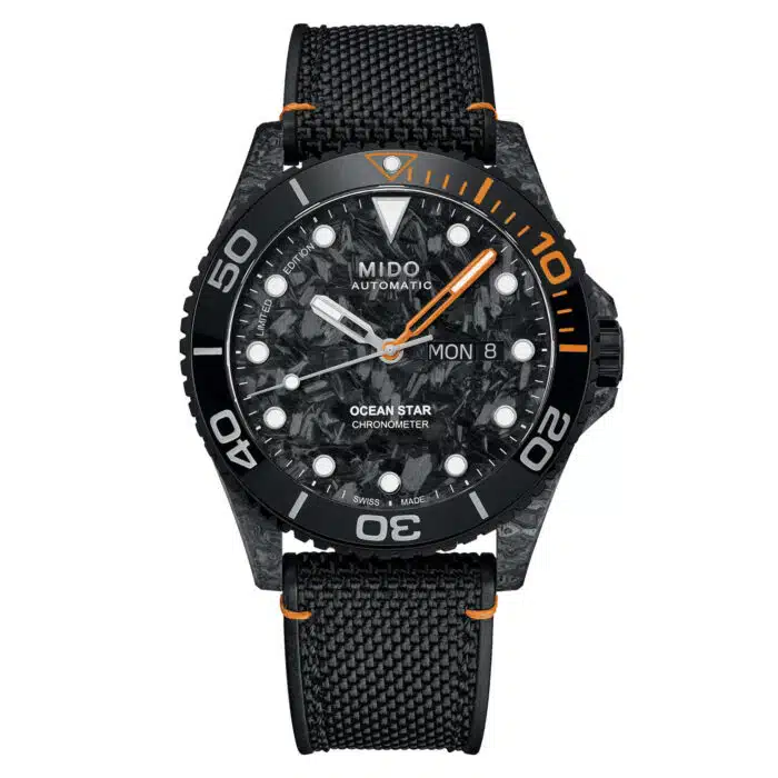 Mido Ocean Star 200C Carbon M042.431.77.081.00 - Gioielleria Casavola di Noci - orologio automatico svizzero realizzato in fibra di carbonio